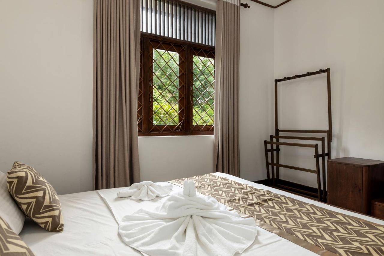 Surveyor'S Residence Bungalow Kandy Exteriör bild