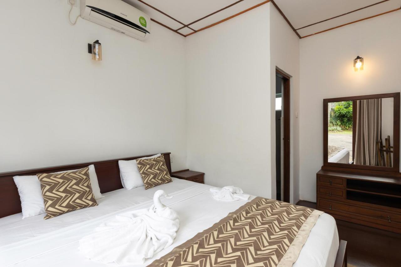 Surveyor'S Residence Bungalow Kandy Exteriör bild