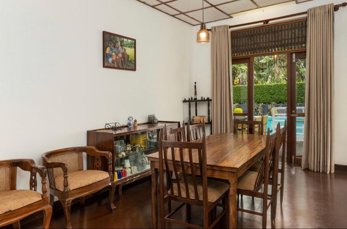 Surveyor'S Residence Bungalow Kandy Exteriör bild