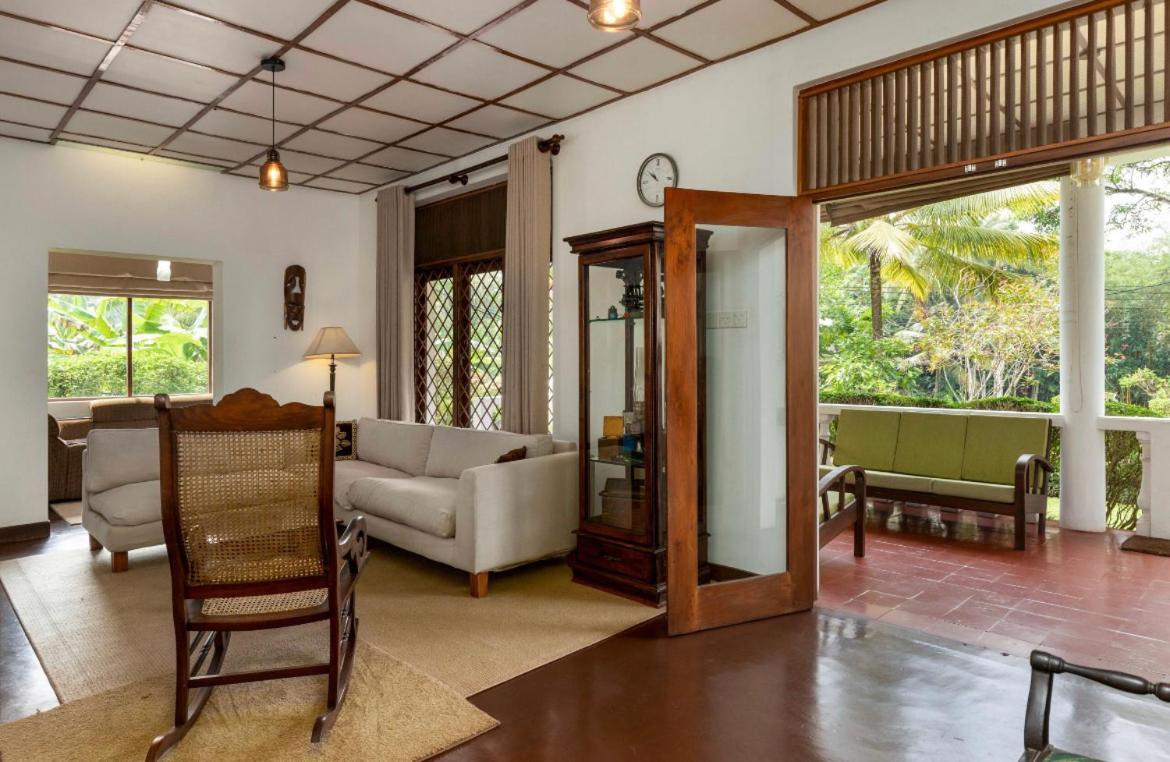 Surveyor'S Residence Bungalow Kandy Exteriör bild
