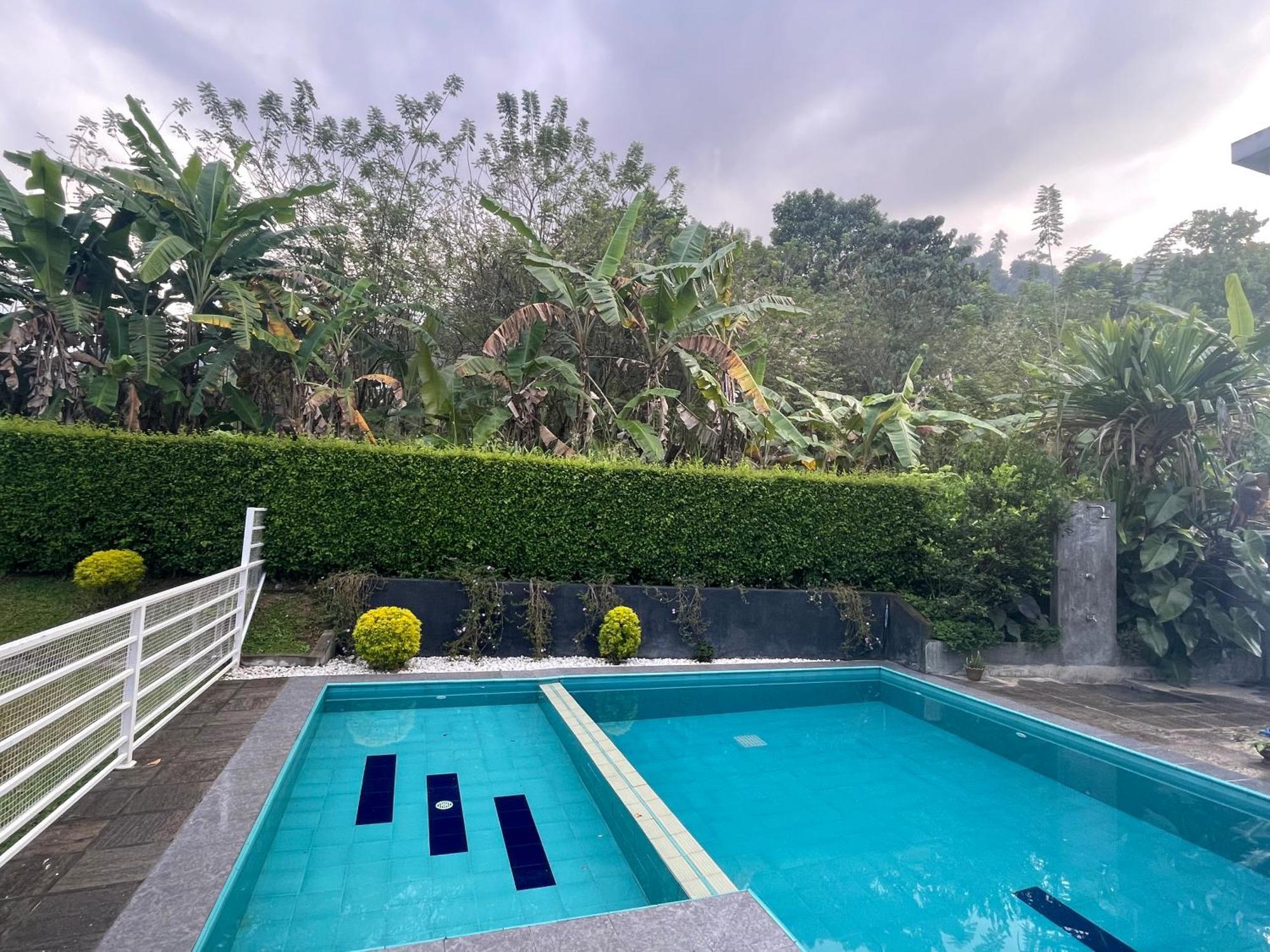 Surveyor'S Residence Bungalow Kandy Exteriör bild